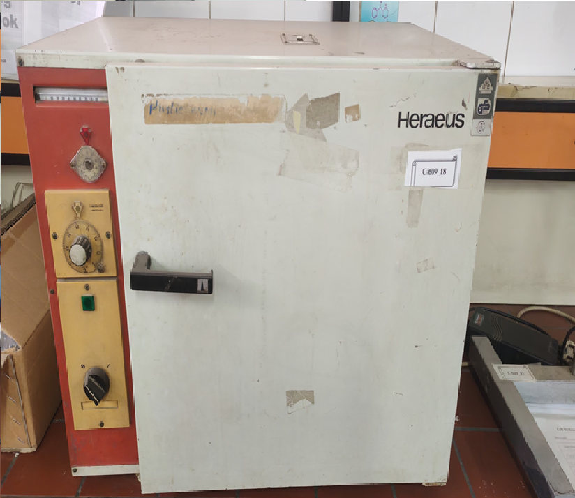 Plastic oven