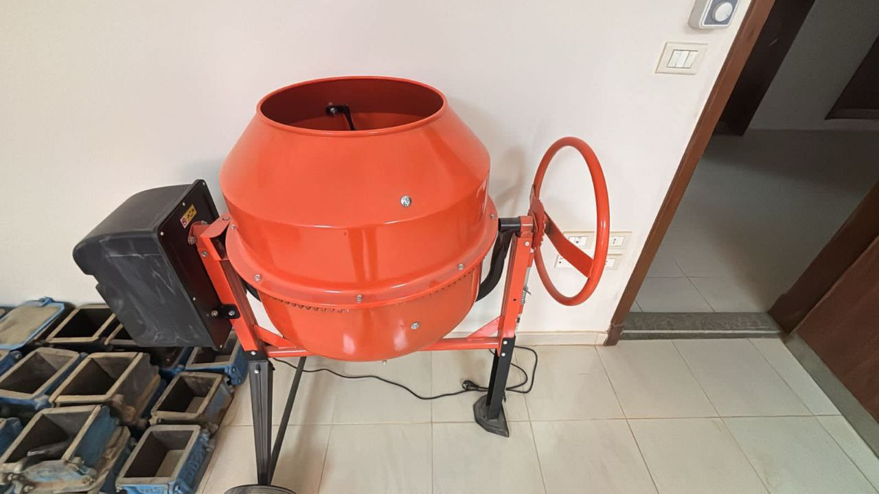 Automatic single channel variable pipette