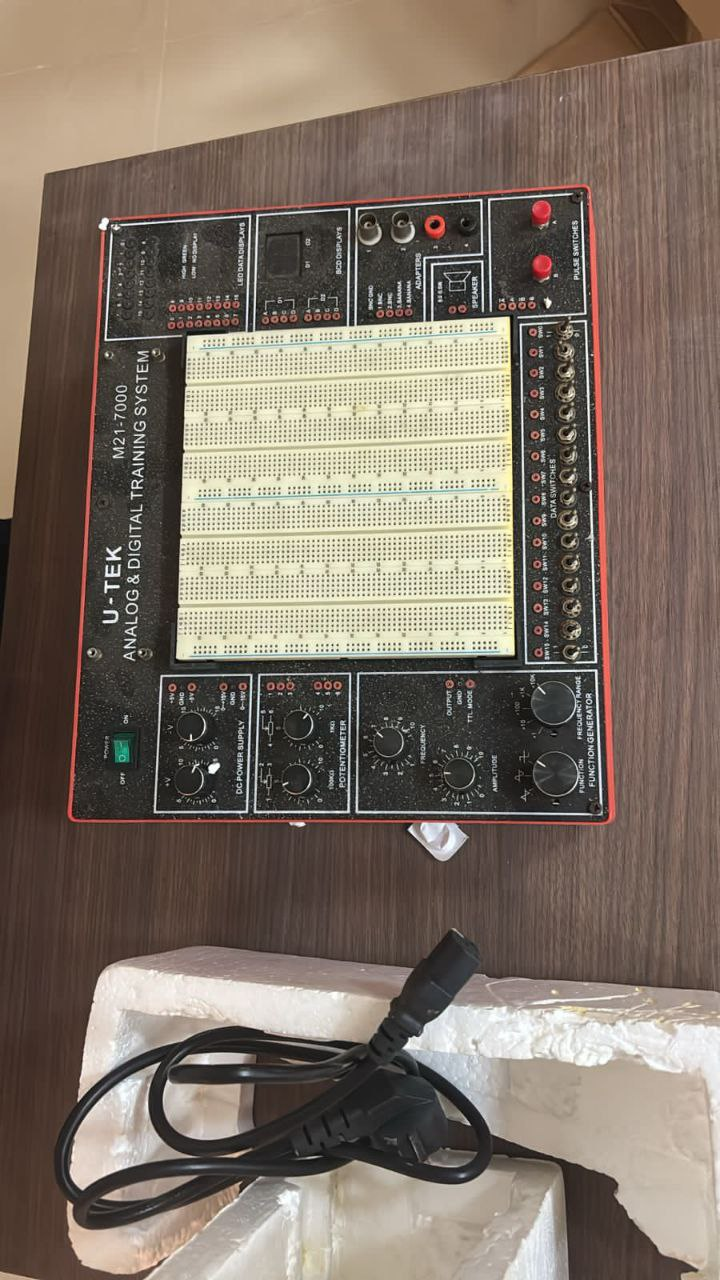 Digital Circuit Fundamentals 1 Board