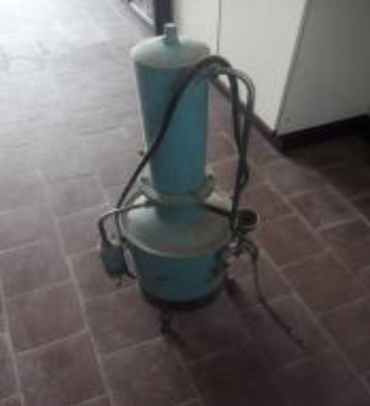 Metalic Water distiller