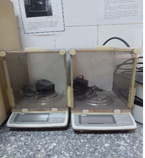 ميزان حساس الكتروني