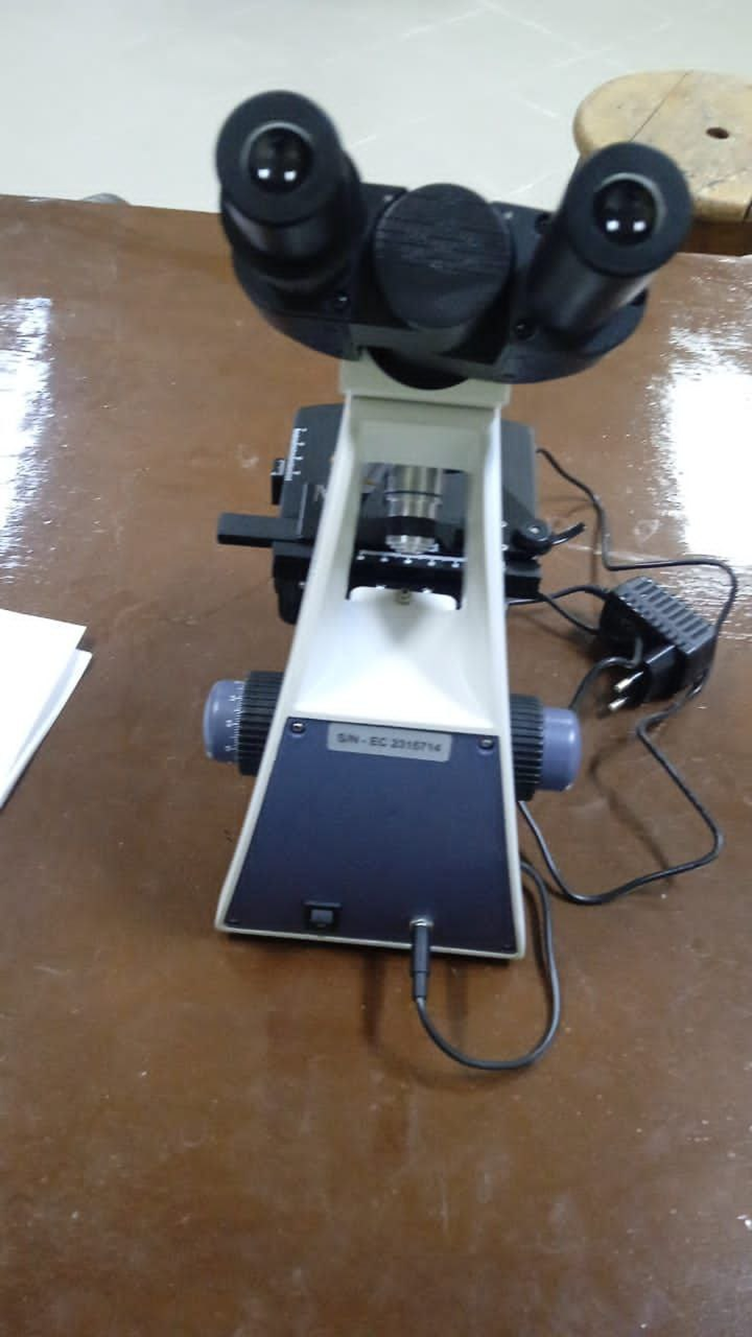 Binocular microscope 