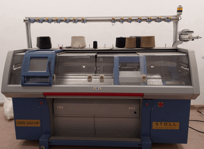 Flat knitting machine