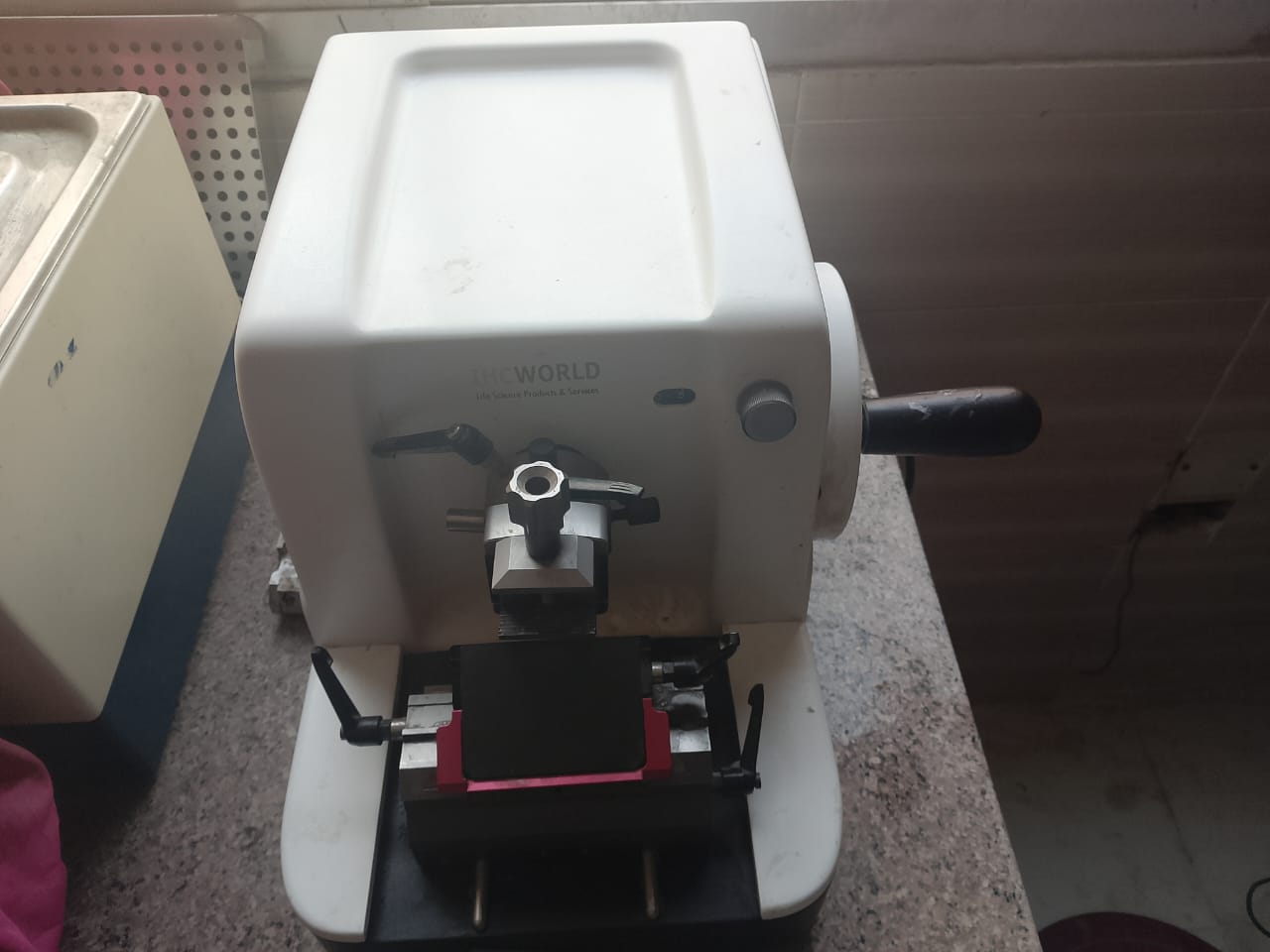 Manual Microtome