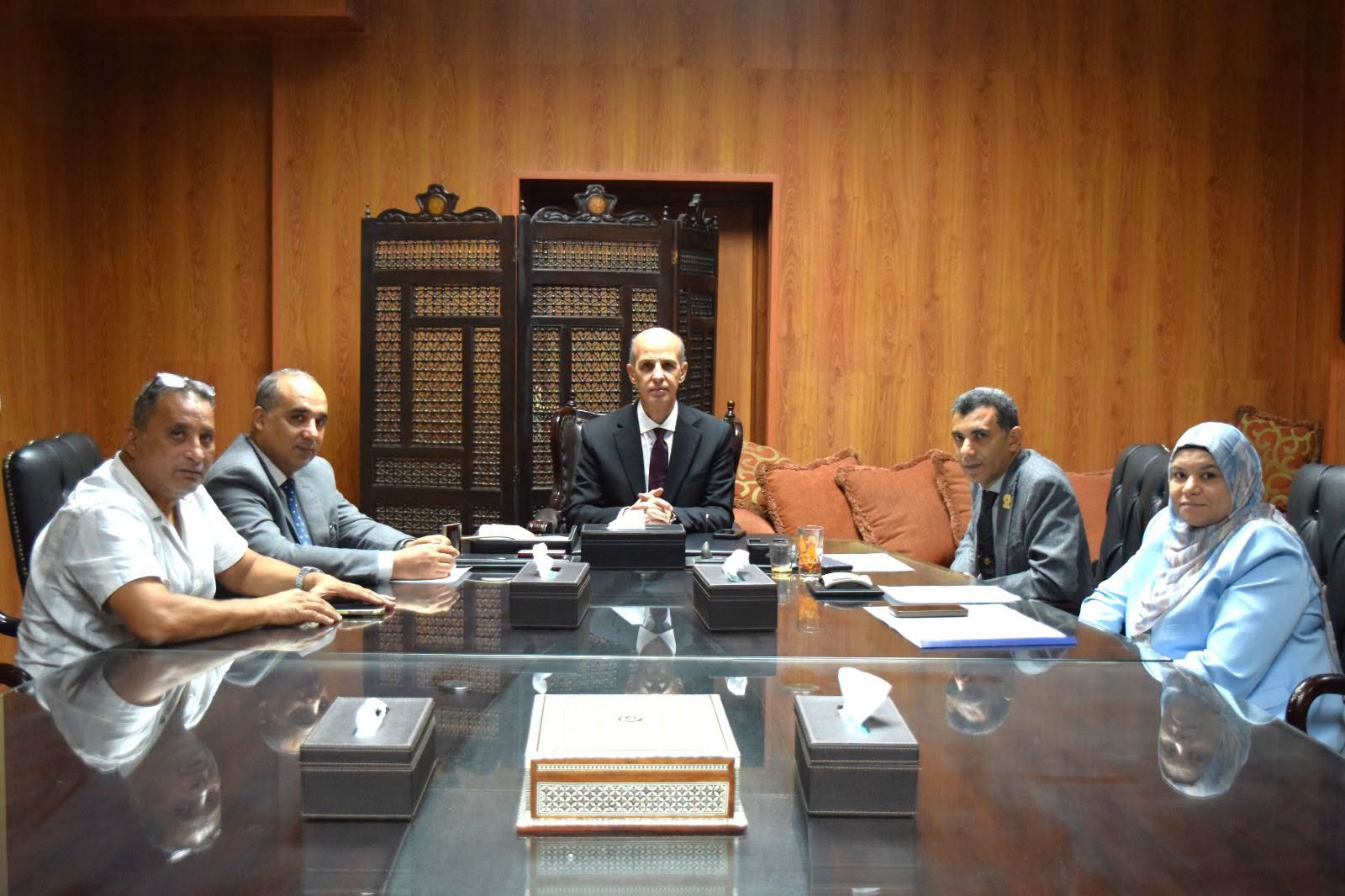 President of Beni-Suef University Discusses the Development of the Scientific Equipment System with the Director of the National Bank for Scientific Laboratories and Equipment