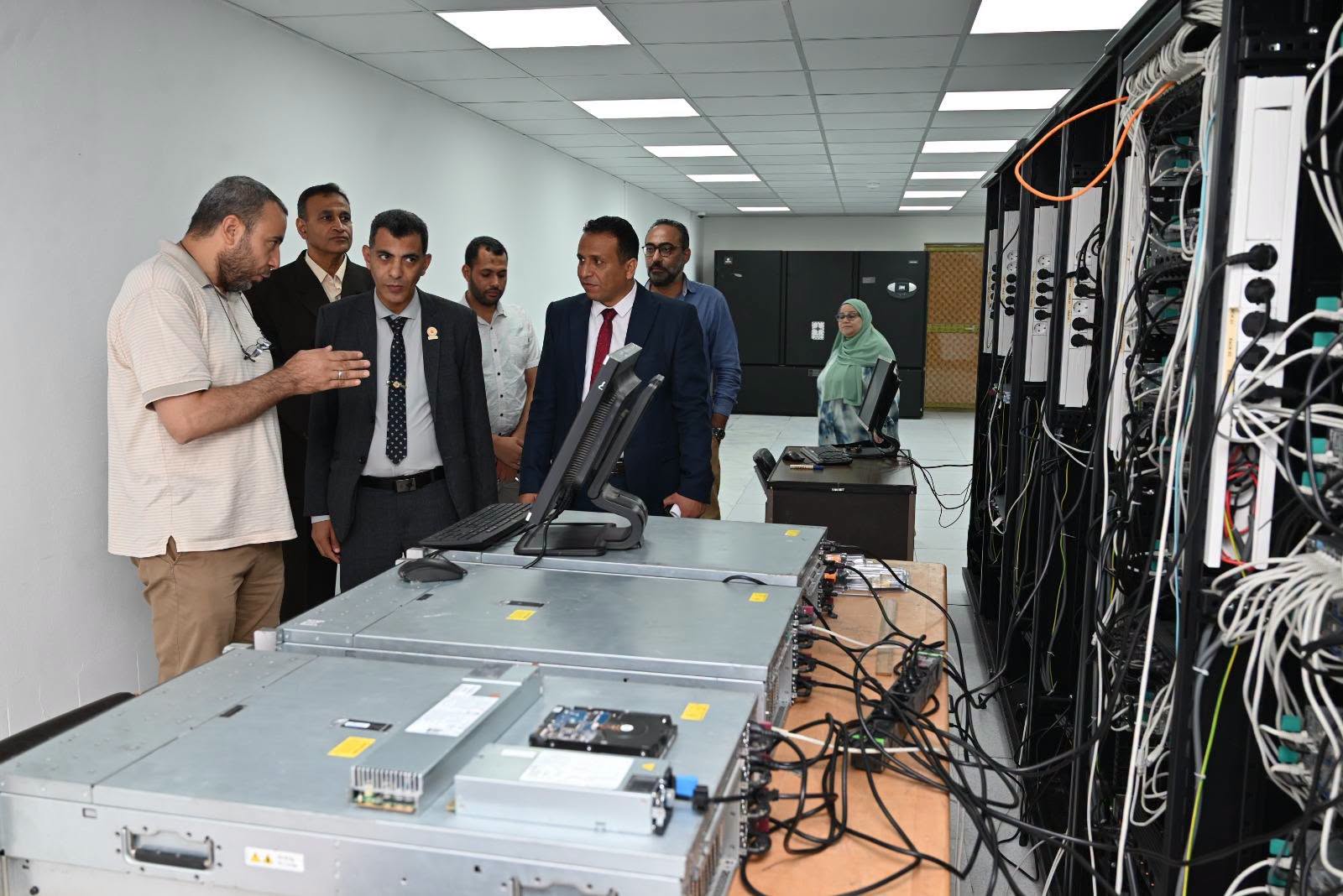 Fayoum University Hosts Director of the National Bank for Scientific Laboratories and Equipment to Discuss the Development of the University’s Laboratory System